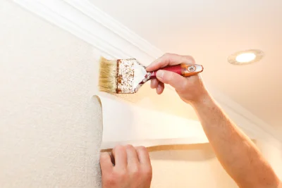 Pose de papier peint à Parnes — revêtements muraux et toiles de verre